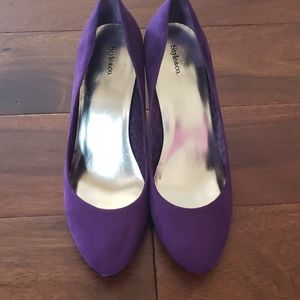 Women's size 8 high heel shoes